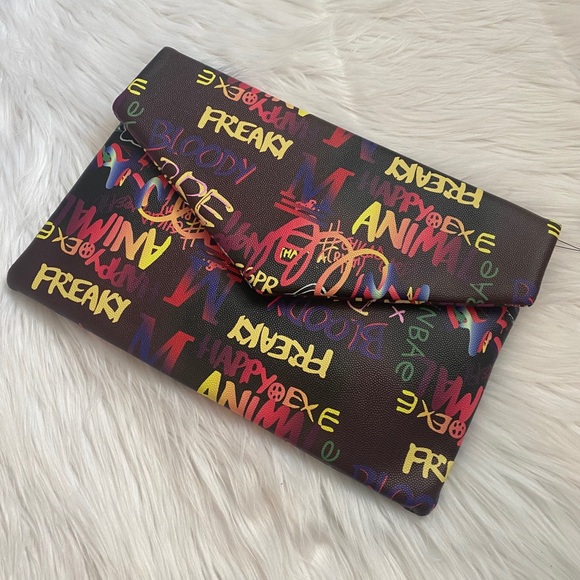 Graffiti Clutch - Picture 3 of 3